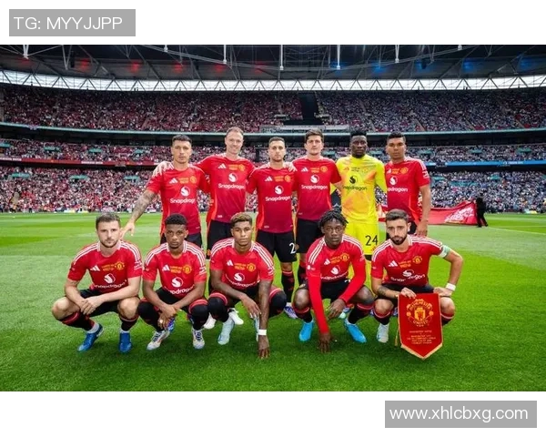 曼联官方宣布签下首名新援热烈欢迎球员加盟队伍